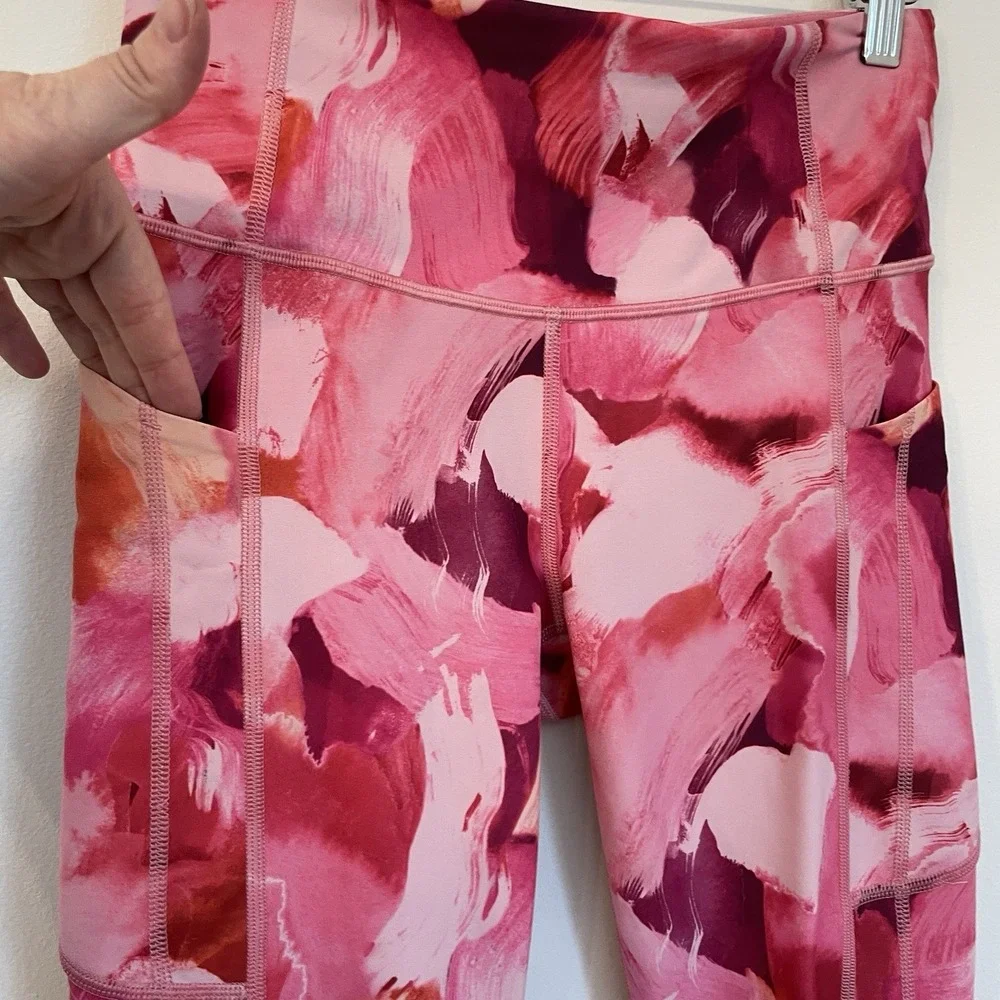 Athleta Ultimate Stash II Capri‎ Leggings S Pink Floral Abstract Pocket Crop 19